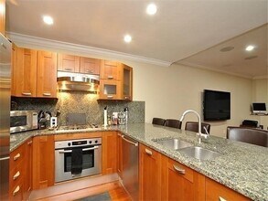 19 Bay State Rd, Unit 1 in Boston, MA - Building Photo - Building Photo