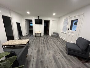 82 Chapin St, Unit Student room for January in Binghamton, NY - Building Photo - Building Photo