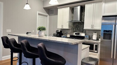 951 W Huron St in Chicago, IL - Building Photo - Building Photo