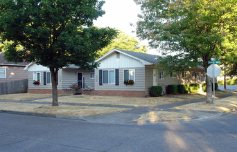 1281-1295 Church St NE in Salem, OR - Foto de edificio - Building Photo