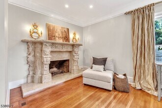 65 S Mountain Ave in Montclair, NJ - Foto de edificio - Building Photo