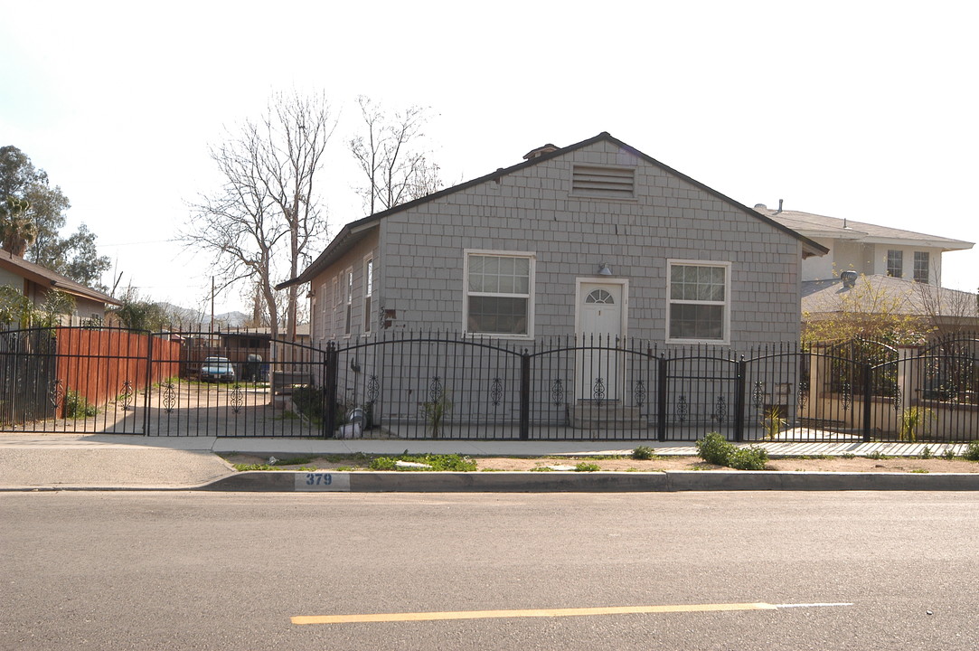 379 W 8th St in Perris, CA - Building Photo