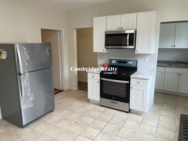 25 Granite St, Unit 2A in Somerville, MA - Building Photo - Building Photo