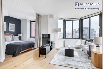 105 Duane St in New York, NY - Building Photo - Building Photo