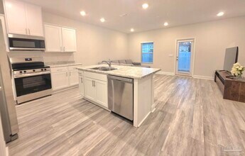 710 Giese Ln in Pensacola, FL - Building Photo - Building Photo