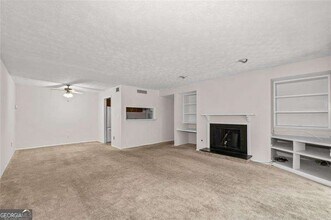 1004 Dunbar Dr in Dunwoody, GA - Building Photo - Building Photo