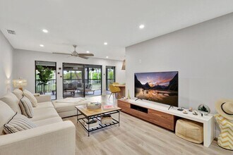 95 Pelican Pointe Dr in Delray Beach, FL - Building Photo - Building Photo