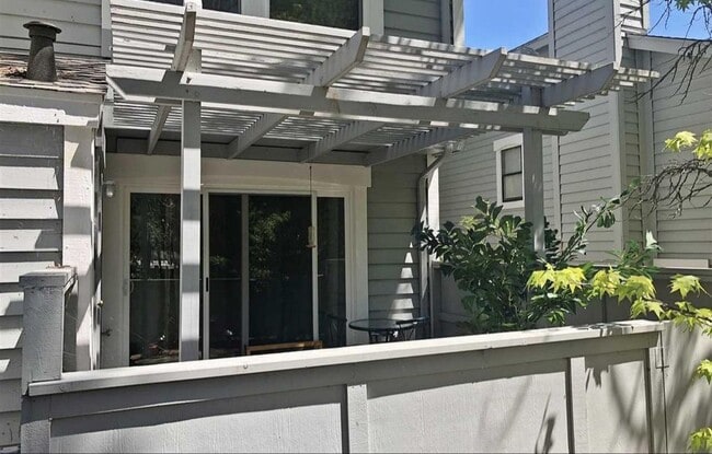 788 Center Ave in Martinez, CA - Building Photo - Building Photo