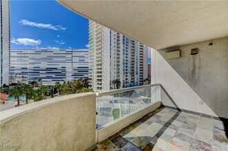 2777 Paradise Rd, Unit 603 in Las Vegas, NV - Building Photo - Building Photo