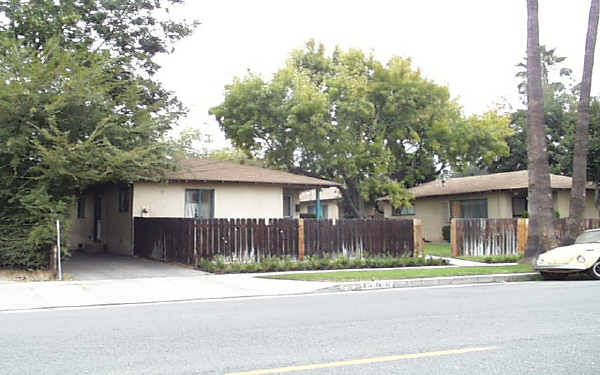 507-517 Figueroa Dr in Altadena, CA - Foto de edificio