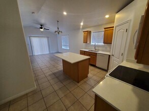 723 N Aberdeen Way in Saratoga Springs, UT - Building Photo - Building Photo