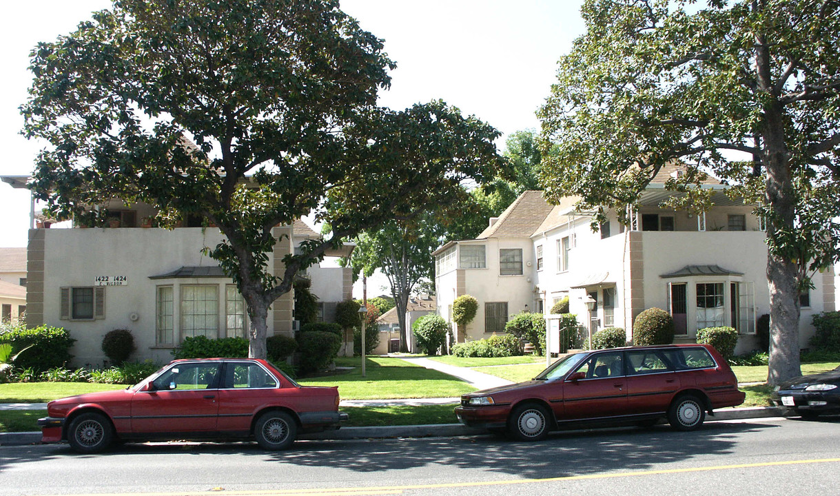 1418-1422 E Wilson Ave in Glendale, CA - Foto de edificio