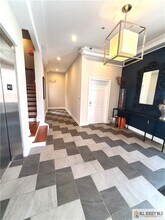 459 Main St in Metuchen, NJ - Foto de edificio - Building Photo