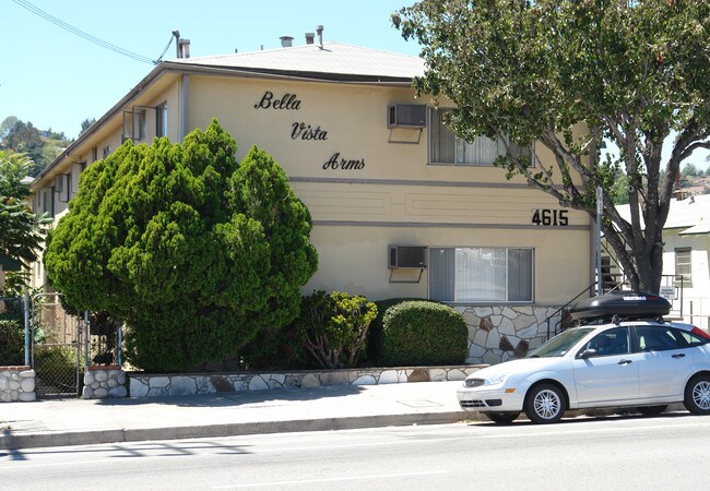 4615 Eagle Rock Blvd in Los Angeles, CA - Foto de edificio - Building Photo