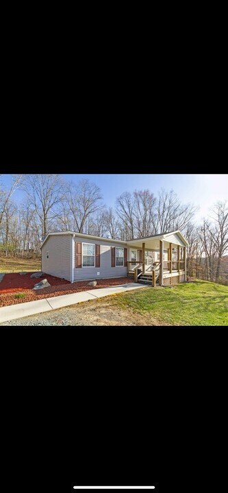 912 Martin Dr in Blacksburg, VA - Building Photo