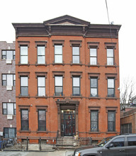 135 Vernon Apartments in Brooklyn, NY - Building Photo - Building Photo