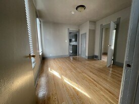 2465-A N 9th St in Milwaukee, WI - Building Photo