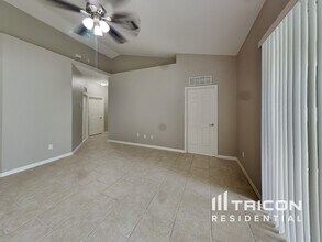 24 Royal Palm Ln in Palm Coast, FL - Building Photo - Building Photo
