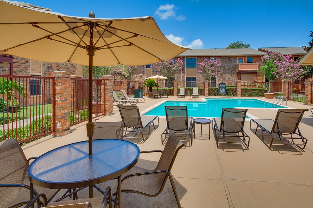City Heights Magnolia C.H.A.M. in New Iberia, LA - Foto de edificio