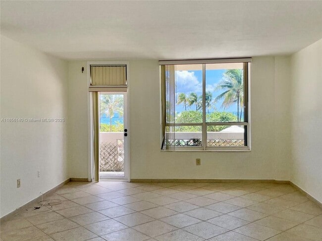 10185 Collins Ave in Bal Harbour, FL - Building Photo - Building Photo