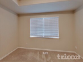 3715 Santis Loop SE in Lacey, WA - Building Photo - Building Photo