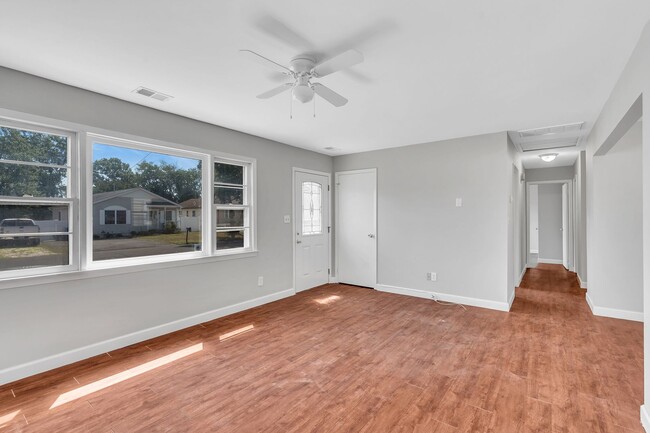 560 Martin in Toms River, NJ - Building Photo - Building Photo