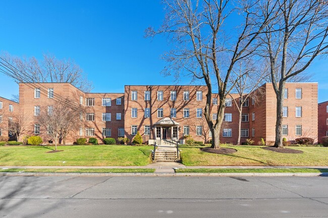 20 Outlook Ave in West Hartford, CT - Building Photo - Building Photo