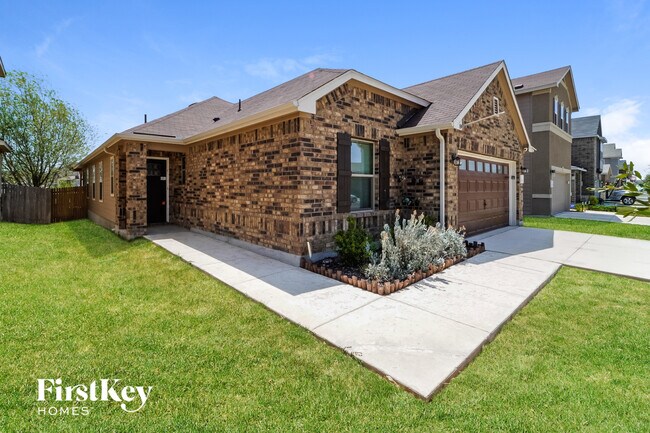 3931 Gentle Mdw in New Braunfels, TX - Building Photo - Building Photo