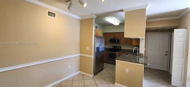 6482 Emerald Dunes Dr in Royal Palm Beach, FL - Building Photo - Building Photo