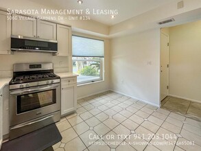 5060 Village Garden Dr in Sarasota, FL - Building Photo - Building Photo