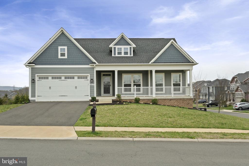 25609 Lockhart Ln in Aldie, VA - Building Photo