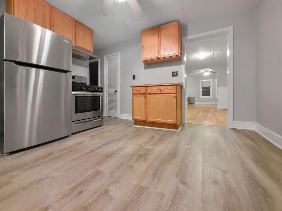 171 Trenton St, Unit 1 in Boston, MA - Building Photo