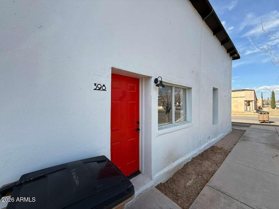 398 E Ave in Douglas, AZ - Building Photo