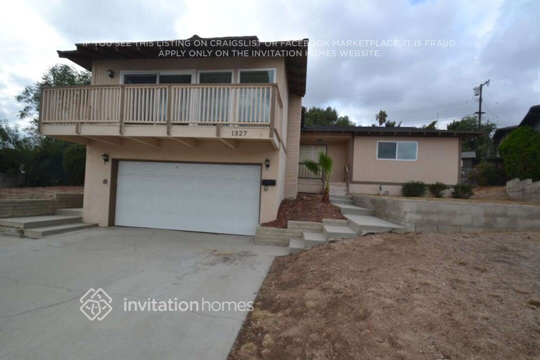 1327 Essex Ct in Glendora, CA - Building Photo