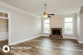 1090 Swan Mill Ct in Suwanee, GA - Foto de edificio - Building Photo