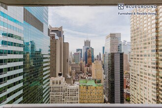 235 W 48th St in New York, NY - Building Photo - Building Photo