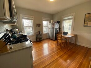 410 Medford St in Somerville, MA - Building Photo - Building Photo