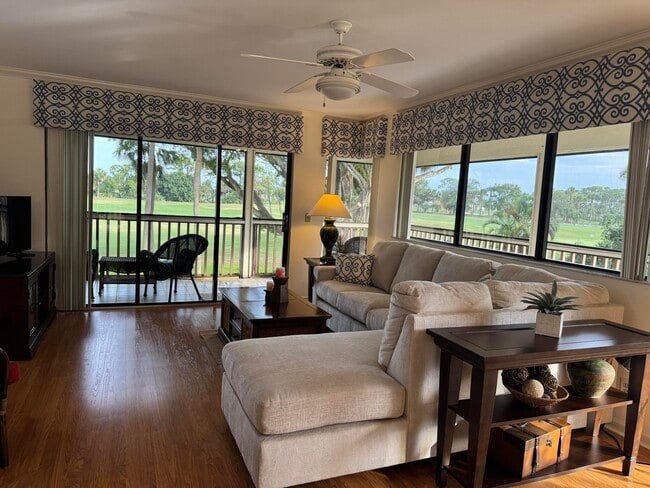 property at 428 Brackenwood Ln S