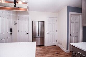 5005 W Winnemac Ave in Chicago, IL - Building Photo - Building Photo