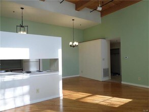 101 Race St-Unit -107 in Catasauqua, PA - Foto de edificio - Building Photo