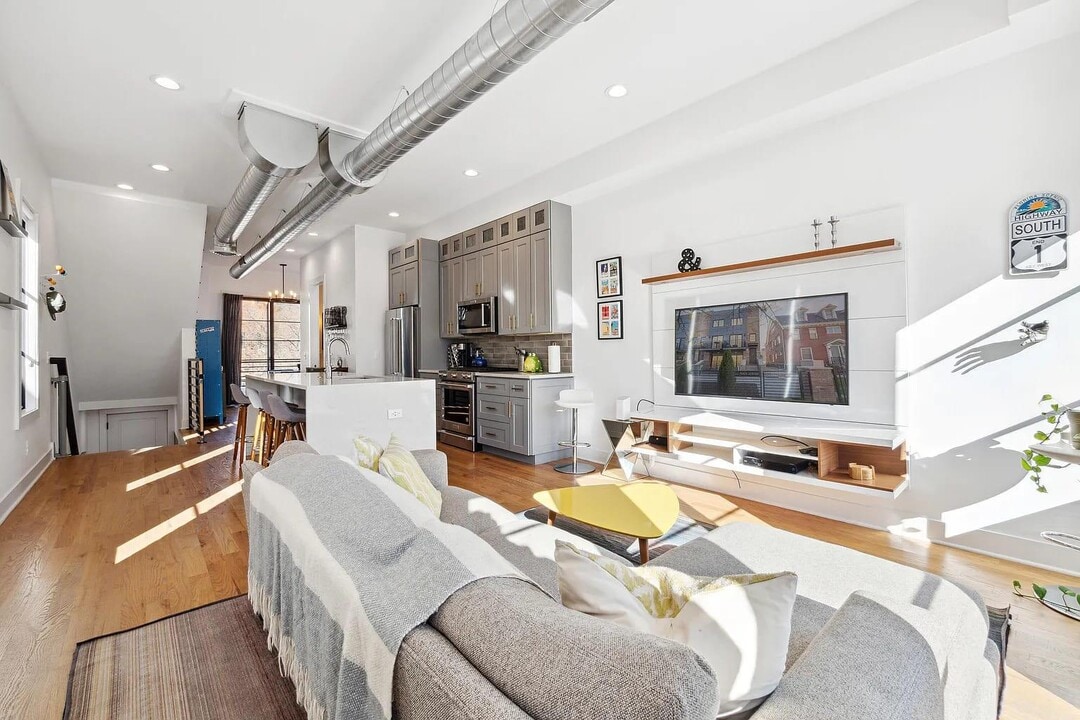 262 Mack Ave in Detroit, MI - Building Photo