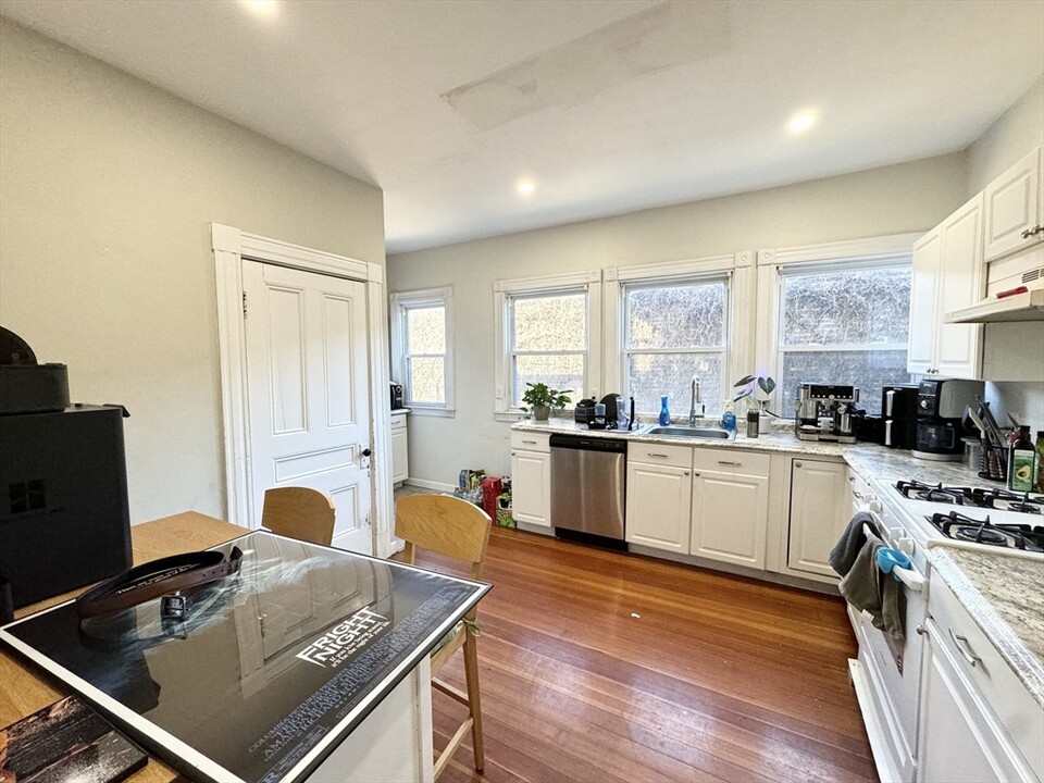 3 Mount Vernon St, Unit 1 in Boston, MA - Foto de edificio