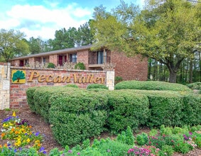 Pecan Valley Apartments in Lufkin, TX - Foto de edificio - Building Photo