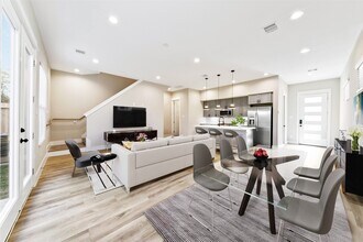 5214 Pinemont Creek Ln in Houston, TX - Building Photo - Building Photo