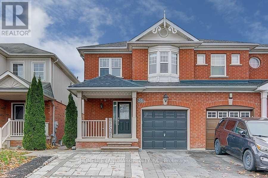 33 Brownridge Pl in Whitby, ON - Building Photo