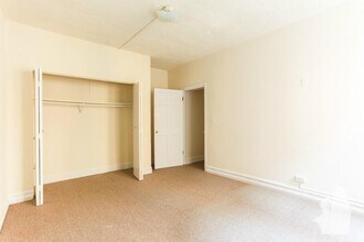 1550 N Kedzie Ave in Chicago, IL - Building Photo - Building Photo
