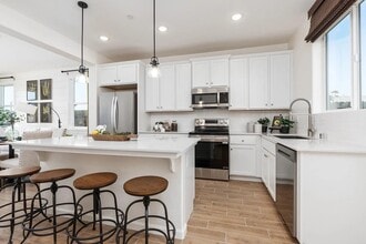 6623 E Crimson Dr in Fresno, CA - Building Photo - Building Photo