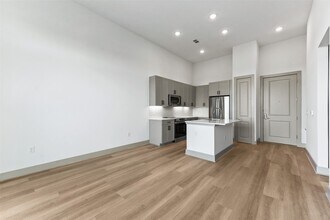 170 Malone St in Houston, TX - Foto de edificio - Building Photo