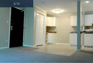 6153 Knoll Way Dr, Unit 202 in Willowbrook, IL - Foto de edificio - Building Photo