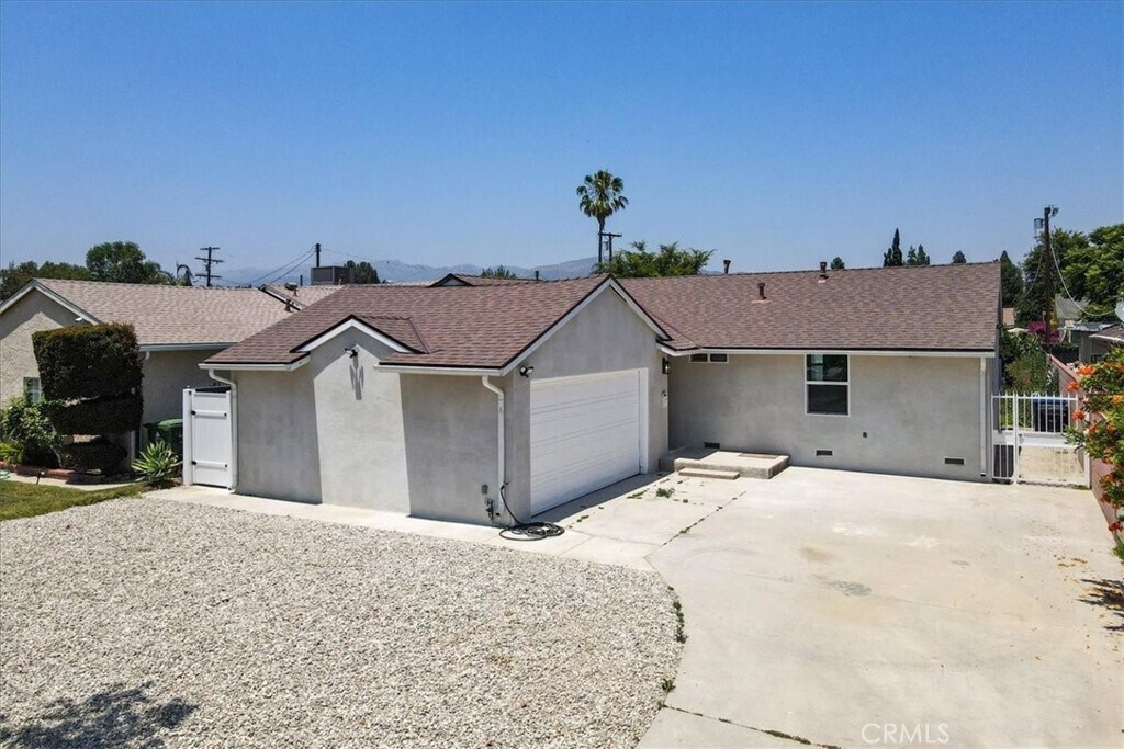 17107 San Jose St in Los Angeles, CA - Building Photo